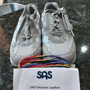 SAS walking tennis shoes